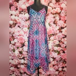 NWT Wendy Bellissimo Maternity Dress Small pink, blue, purple and white, small